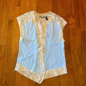 Women’s BKE boutique top.‎